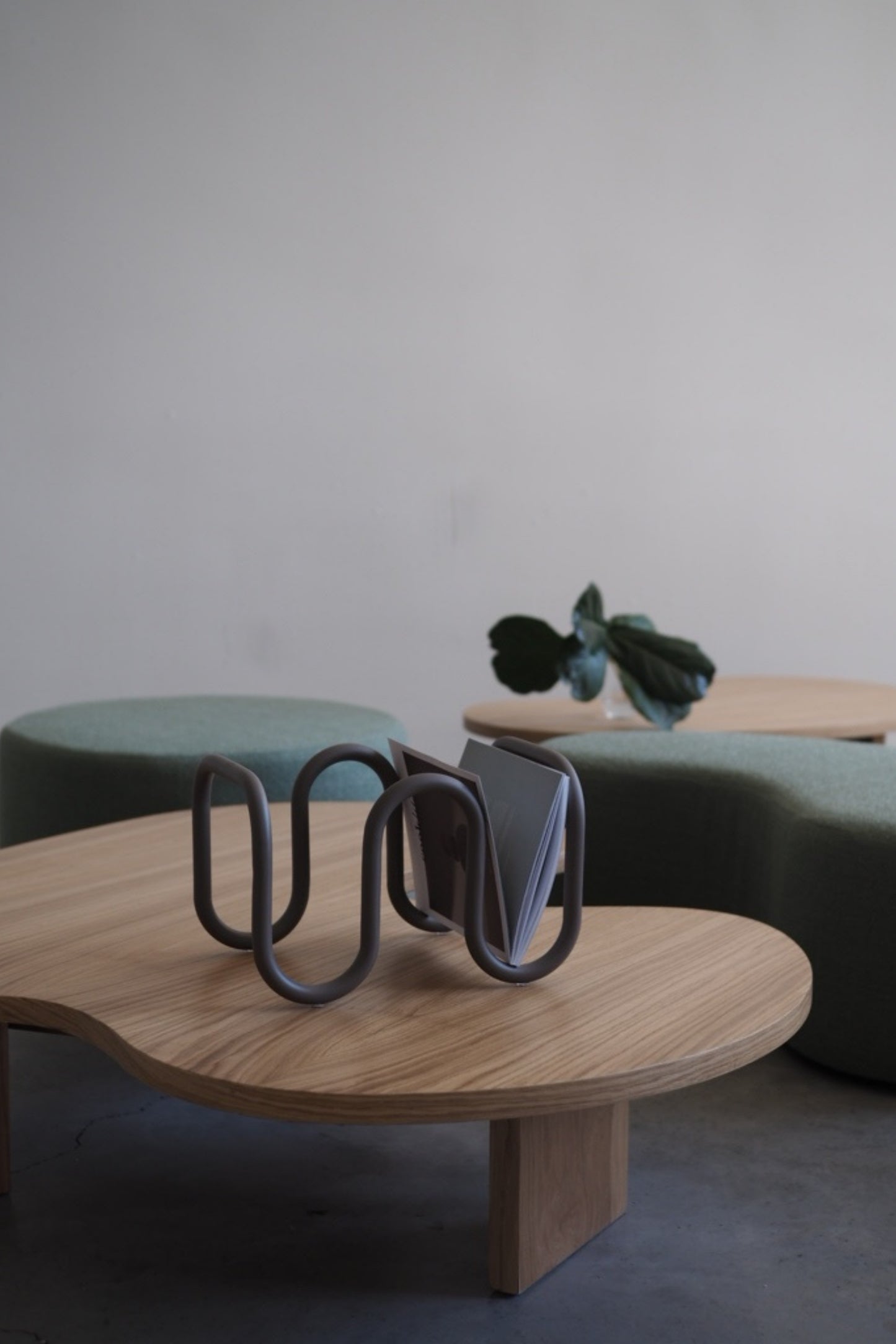 LAYER MAGAZINE RACK MINK