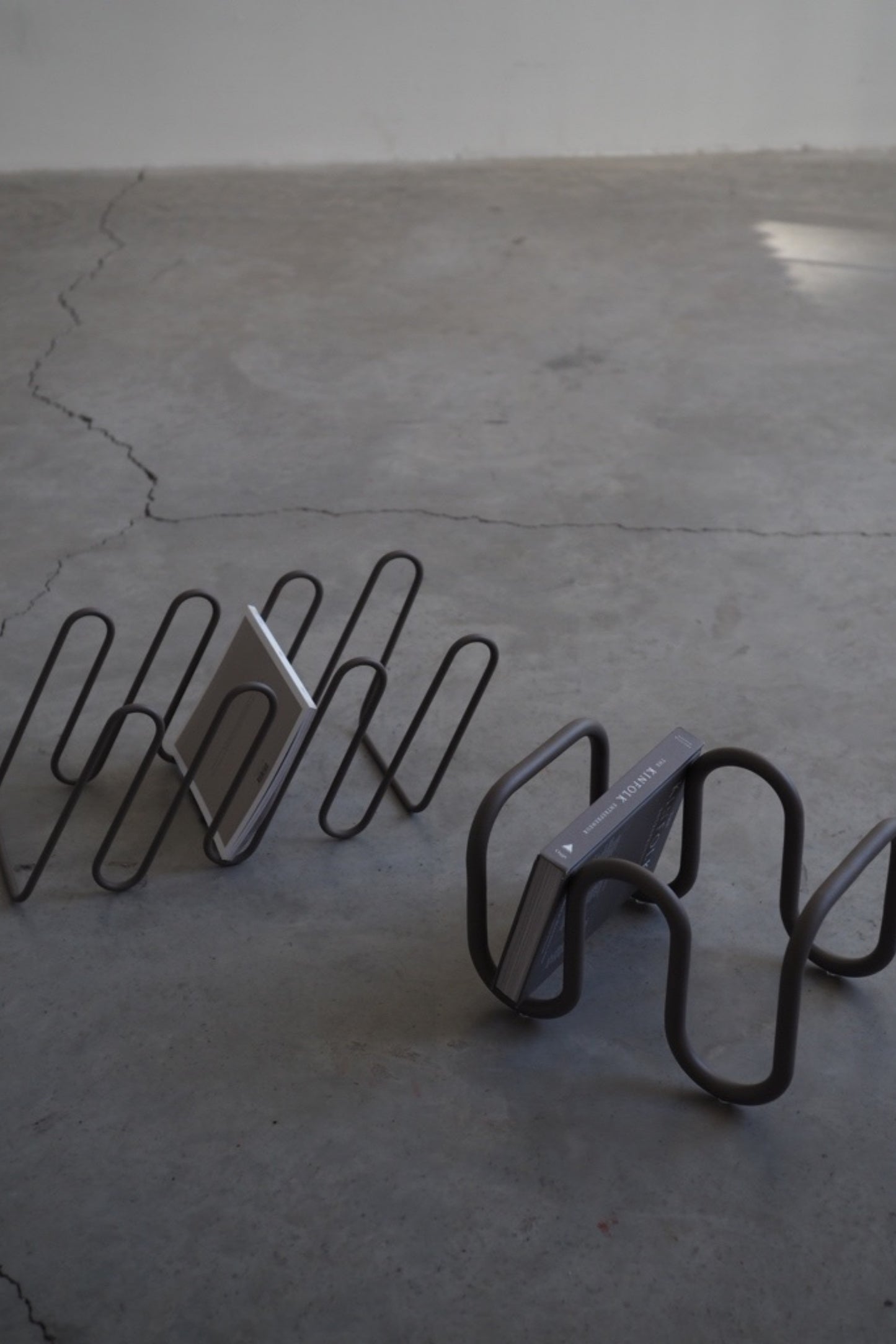 LAYER MAGAZINE RACK MINK