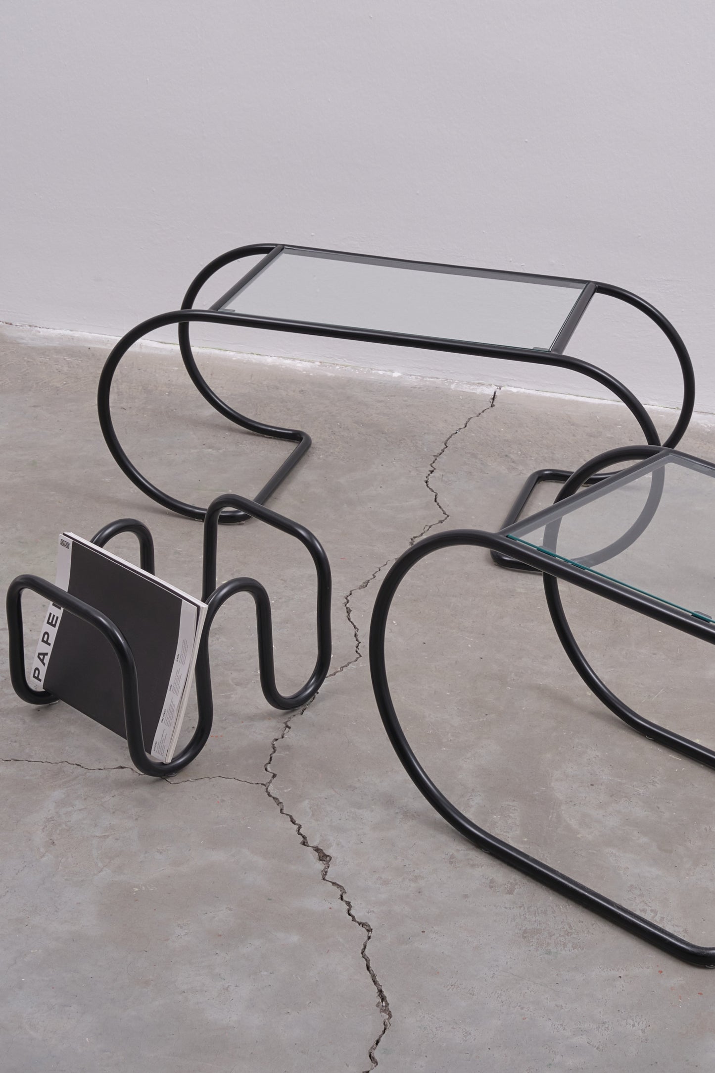 LAYER MAGAZINE RACK BLACK