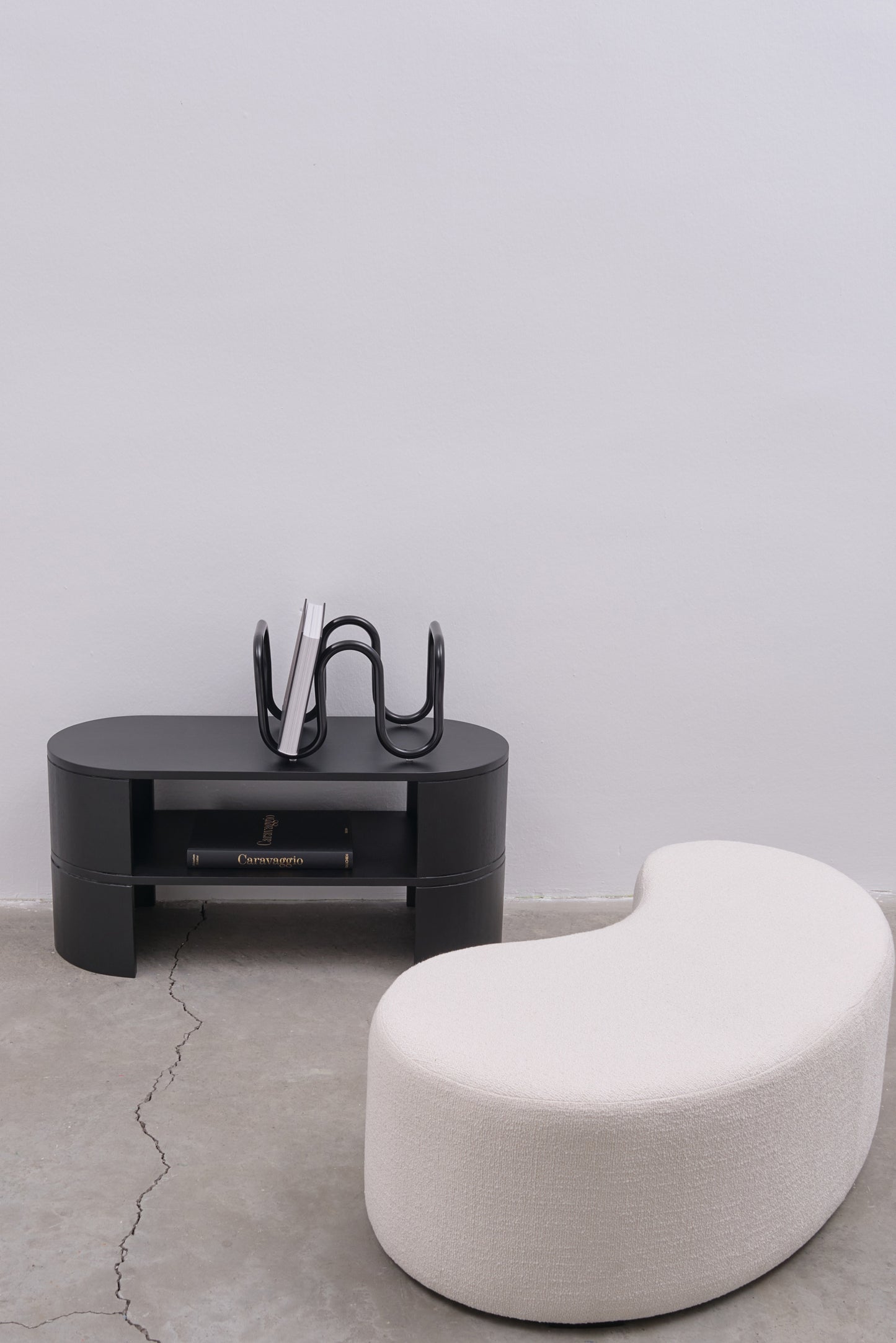 LAYER MAGAZINE RACK BLACK