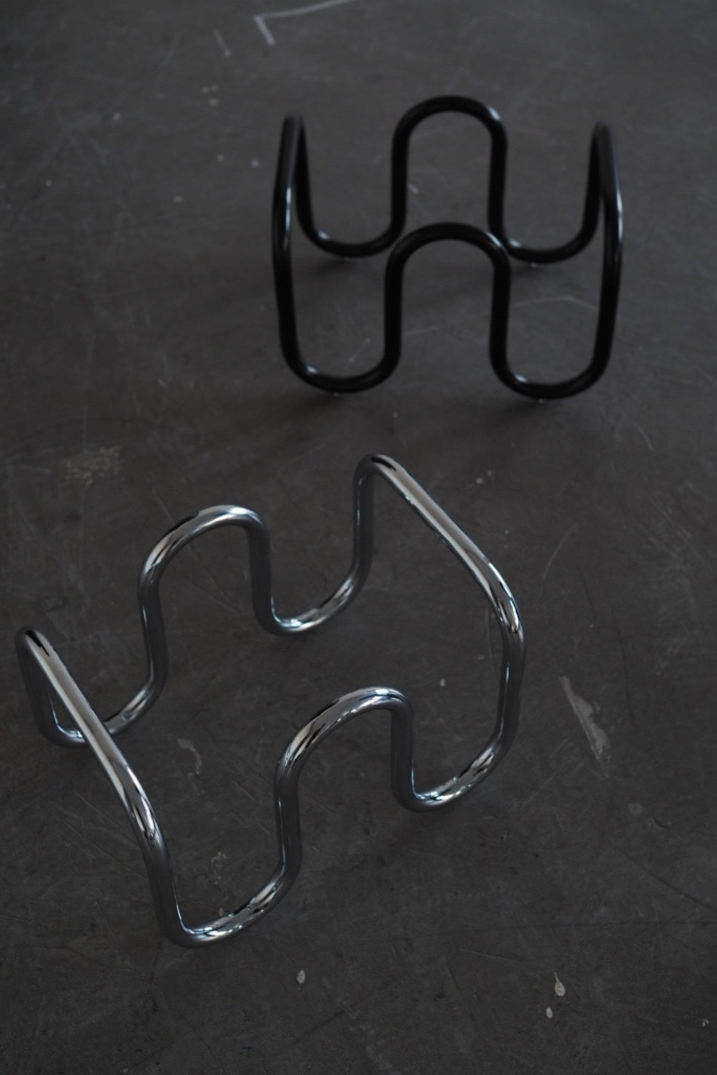 LAYER MAGAZINE RACK BLACK