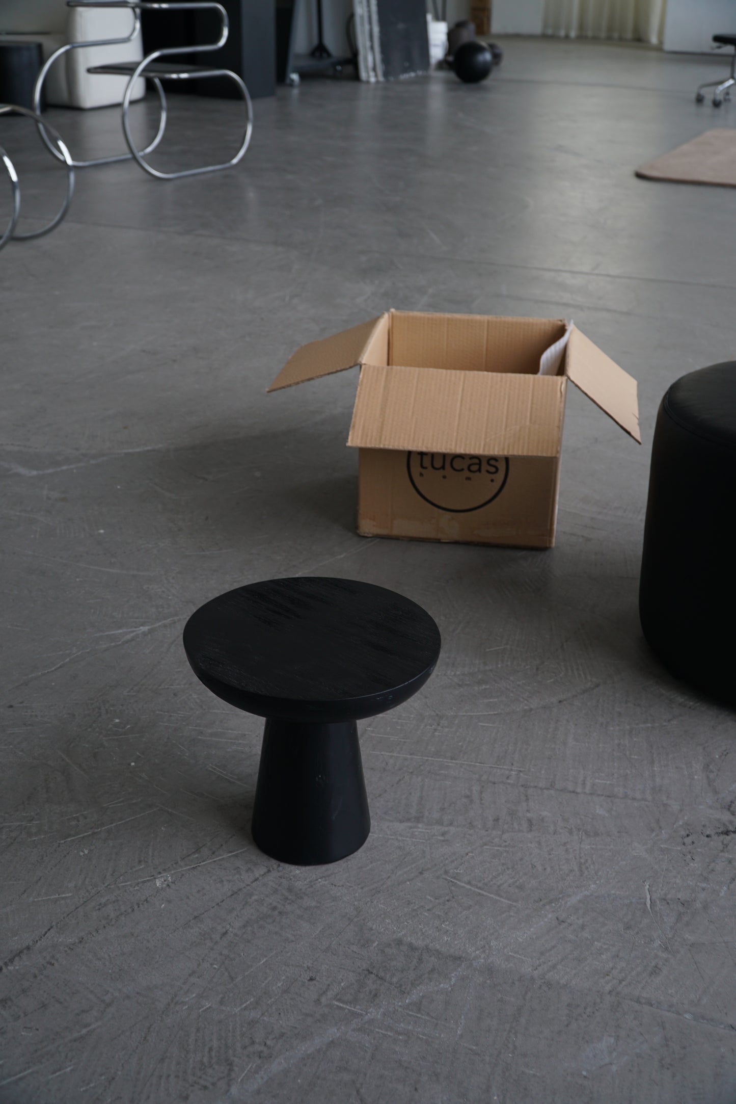 MUSHROOM SIDE TABLE-BLACK COLOUR-NO:4