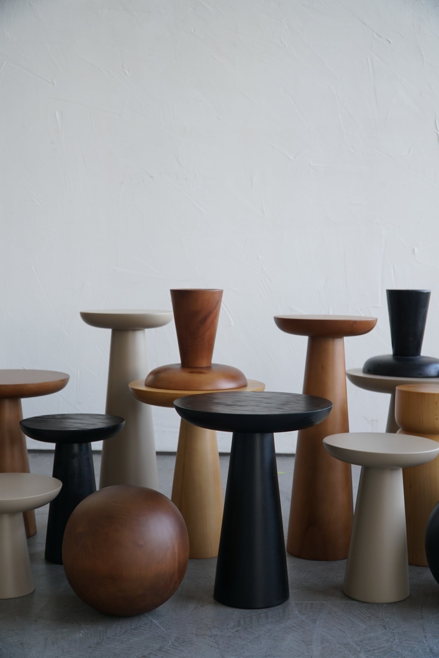 MUSHROOM SIDE TABLE-BLACK COLOUR-NO:2