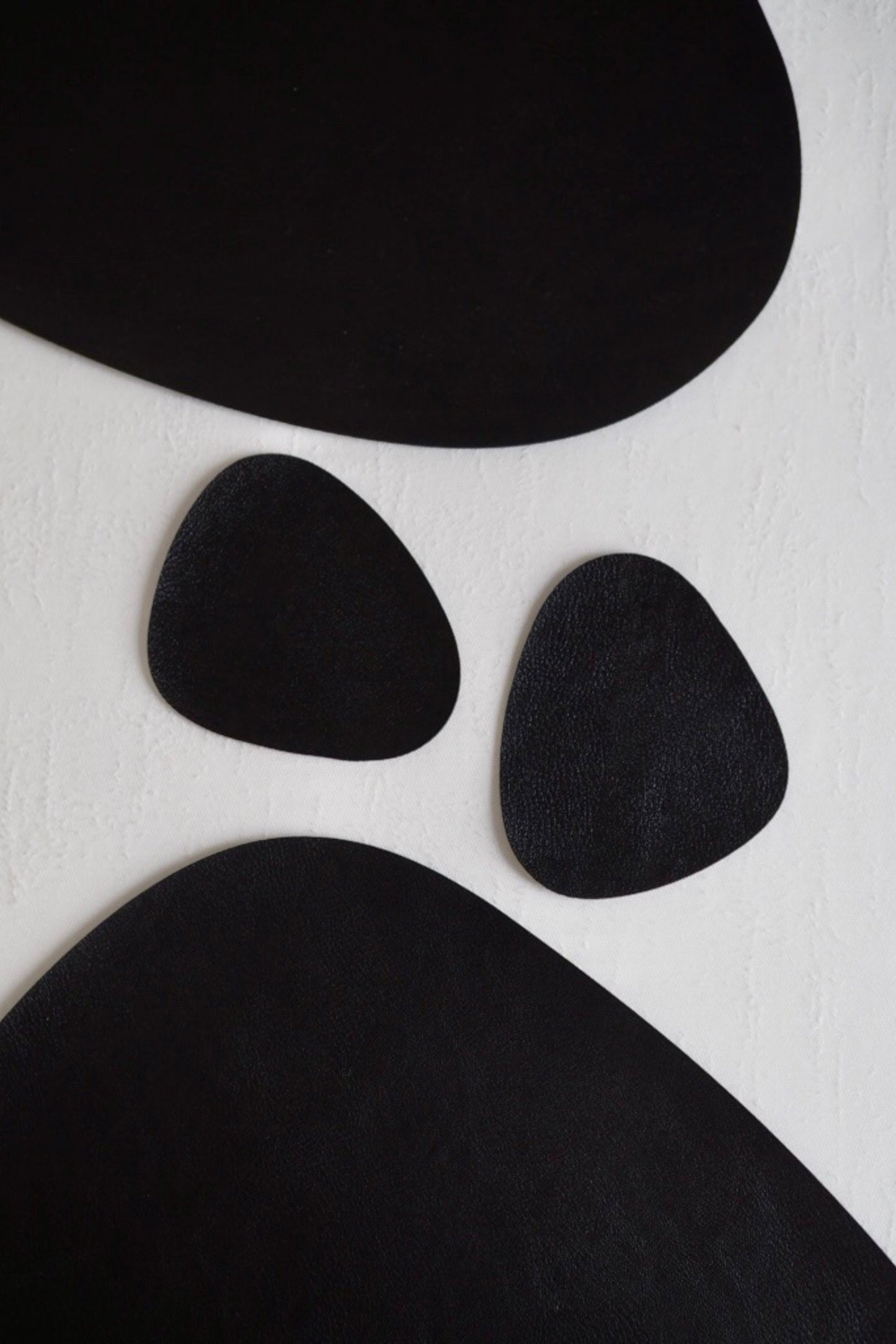 Minimalist Black PU Leather Placemat & Coaster Set (6 Pieces)