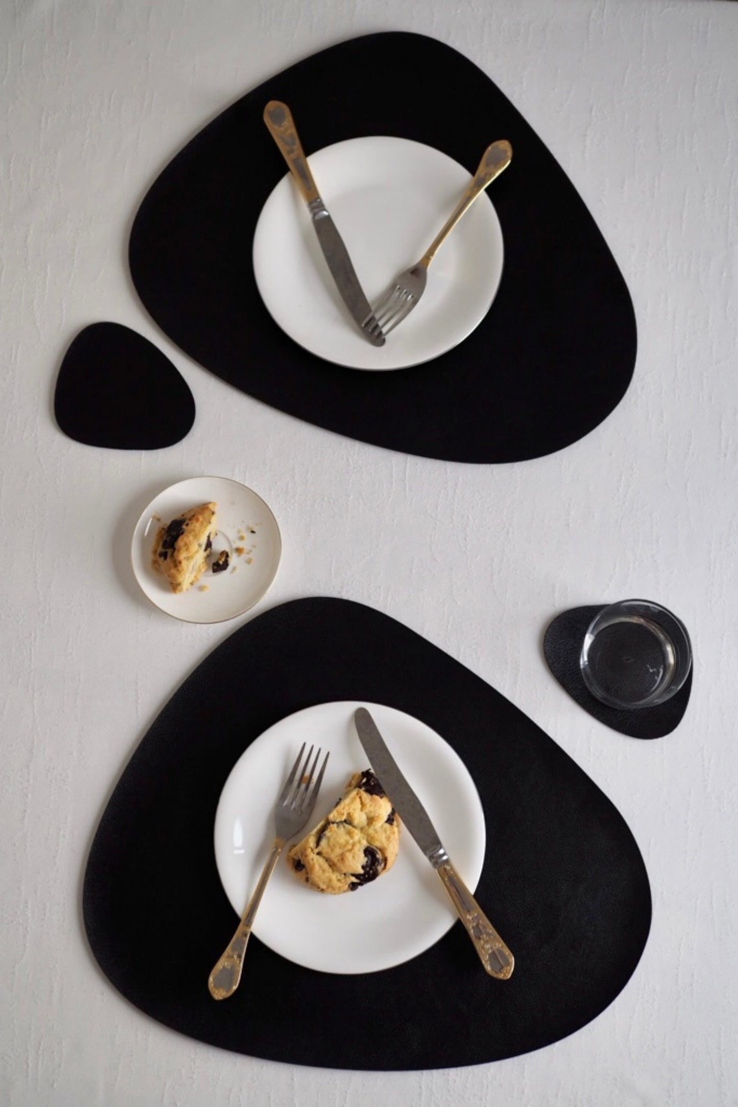 Minimalist Black PU Leather Placemat & Coaster Set (6 Pieces)