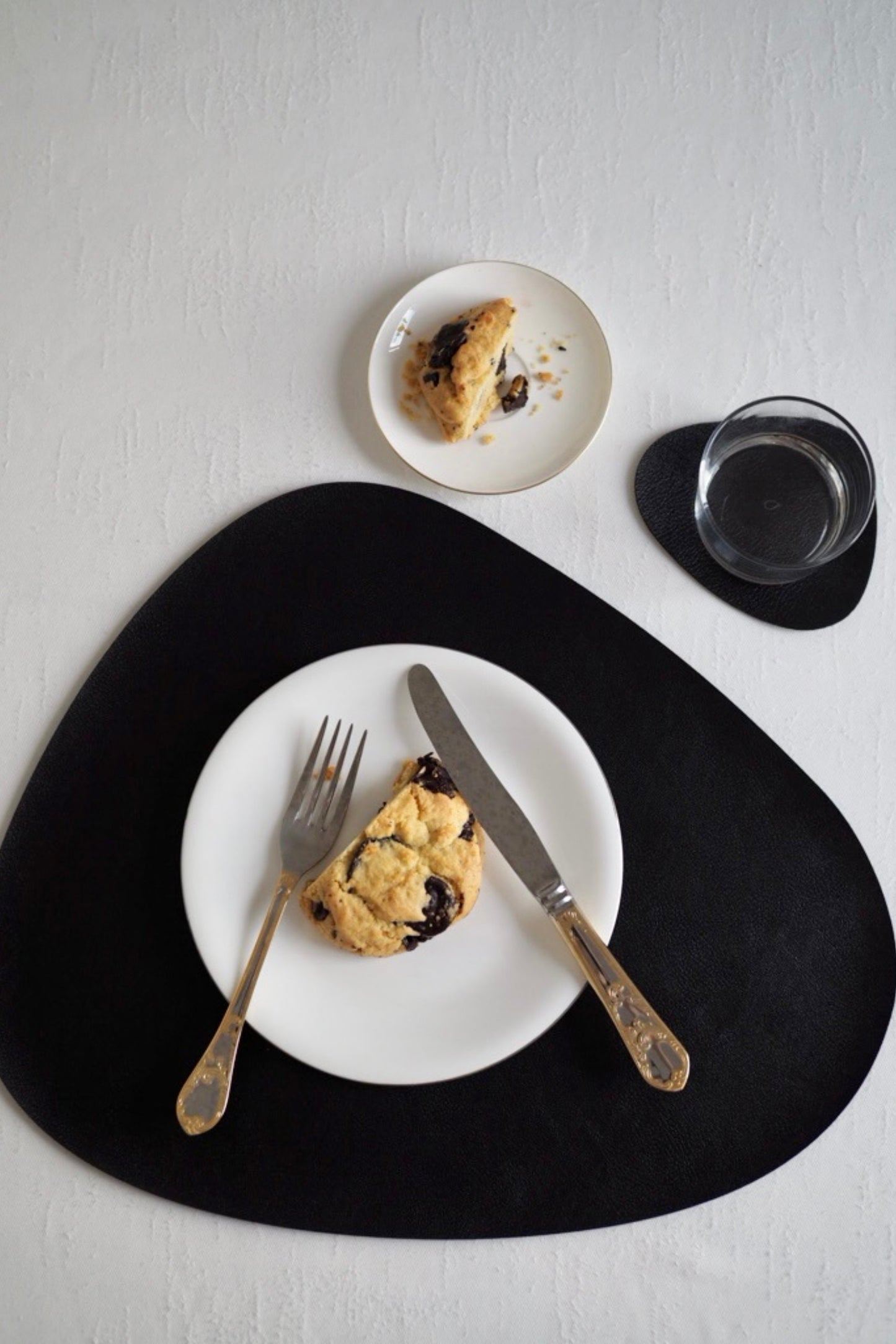 Minimalist Black PU Leather Placemat & Coaster Set (6 Pieces)