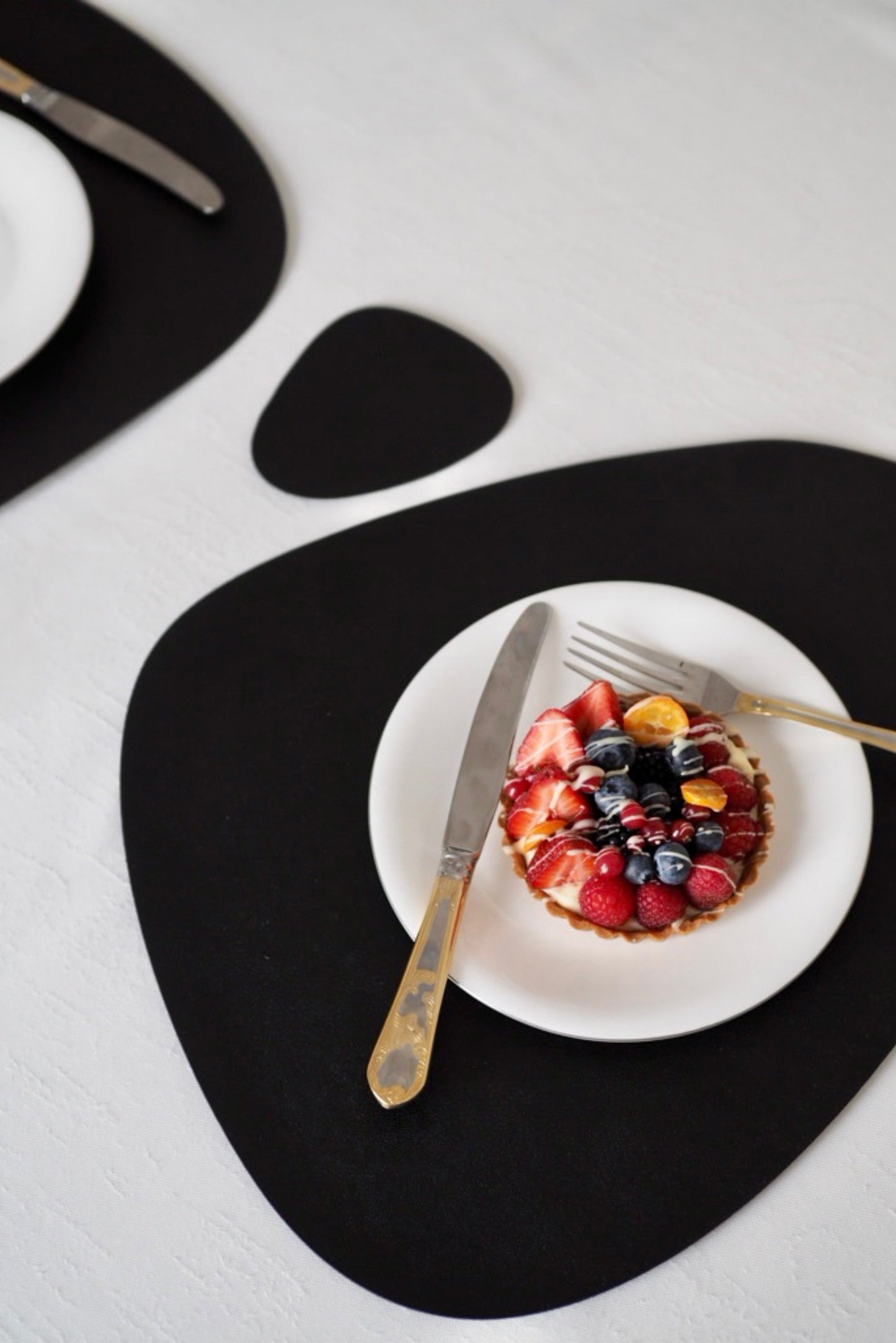 Minimalist Black PU Leather Placemat & Coaster Set (6 Pieces)