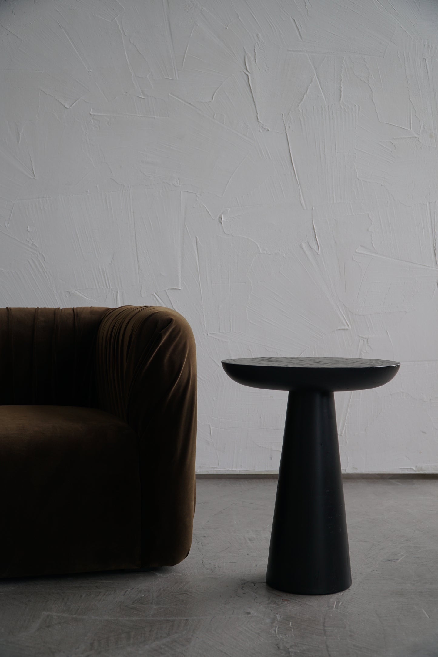 MUSHROOM SIDE TABLE-BLACK COLOUR-NO:2