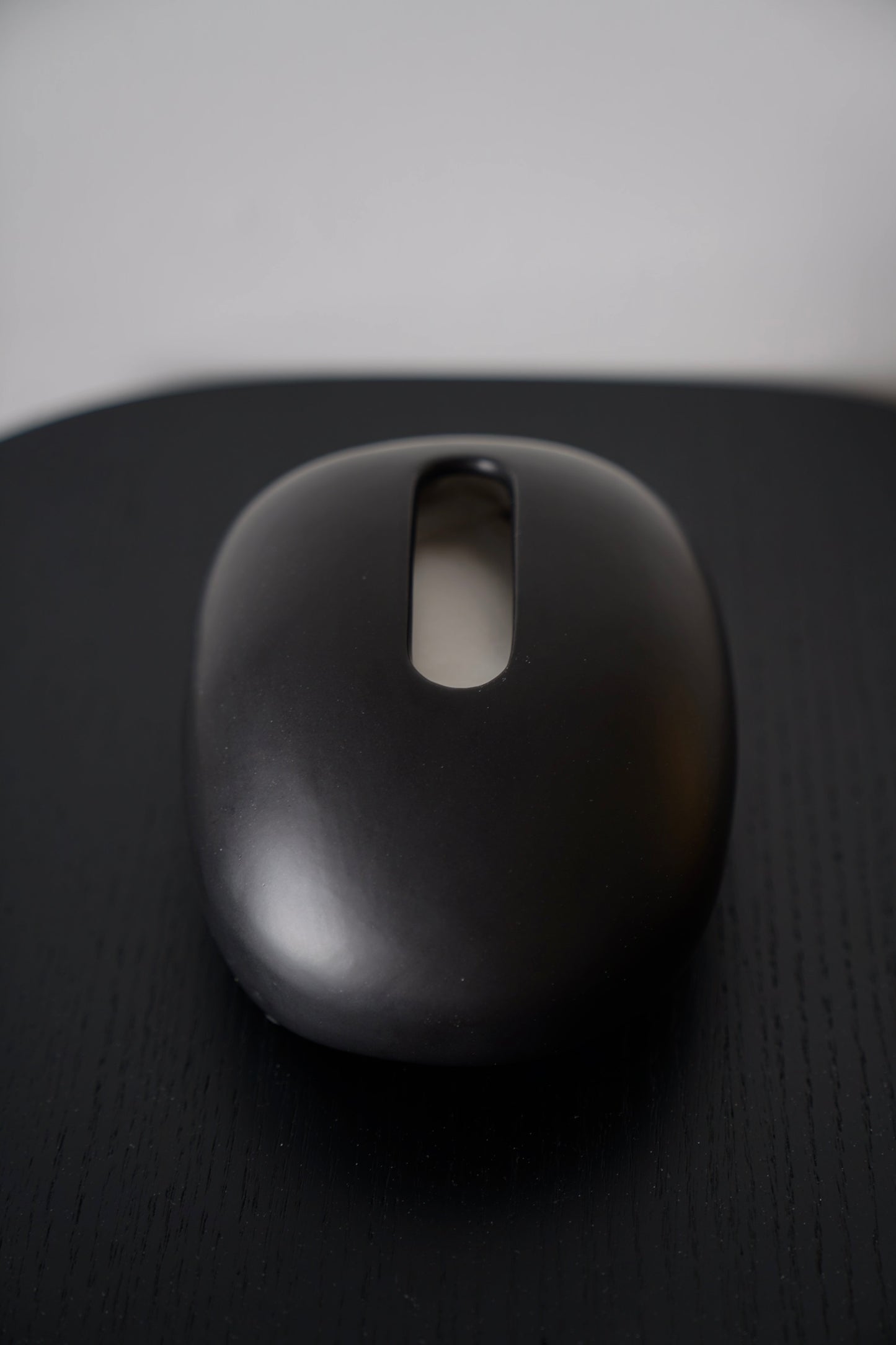 Amorphe Ceramic Decorative Tissue Holder Black